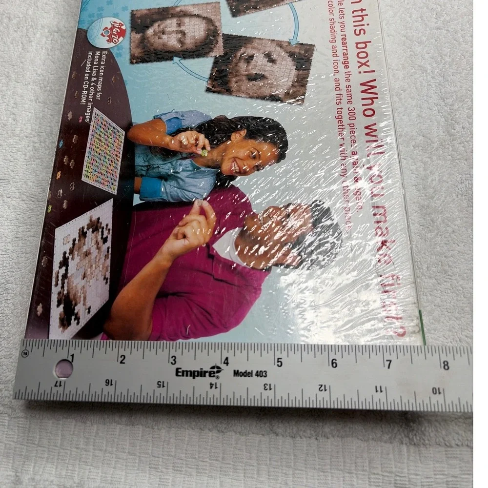 Hasbro Ji Ga Zo 300 Piece Personalized Mosaic Puzzle New Sealed 2010 0031‎